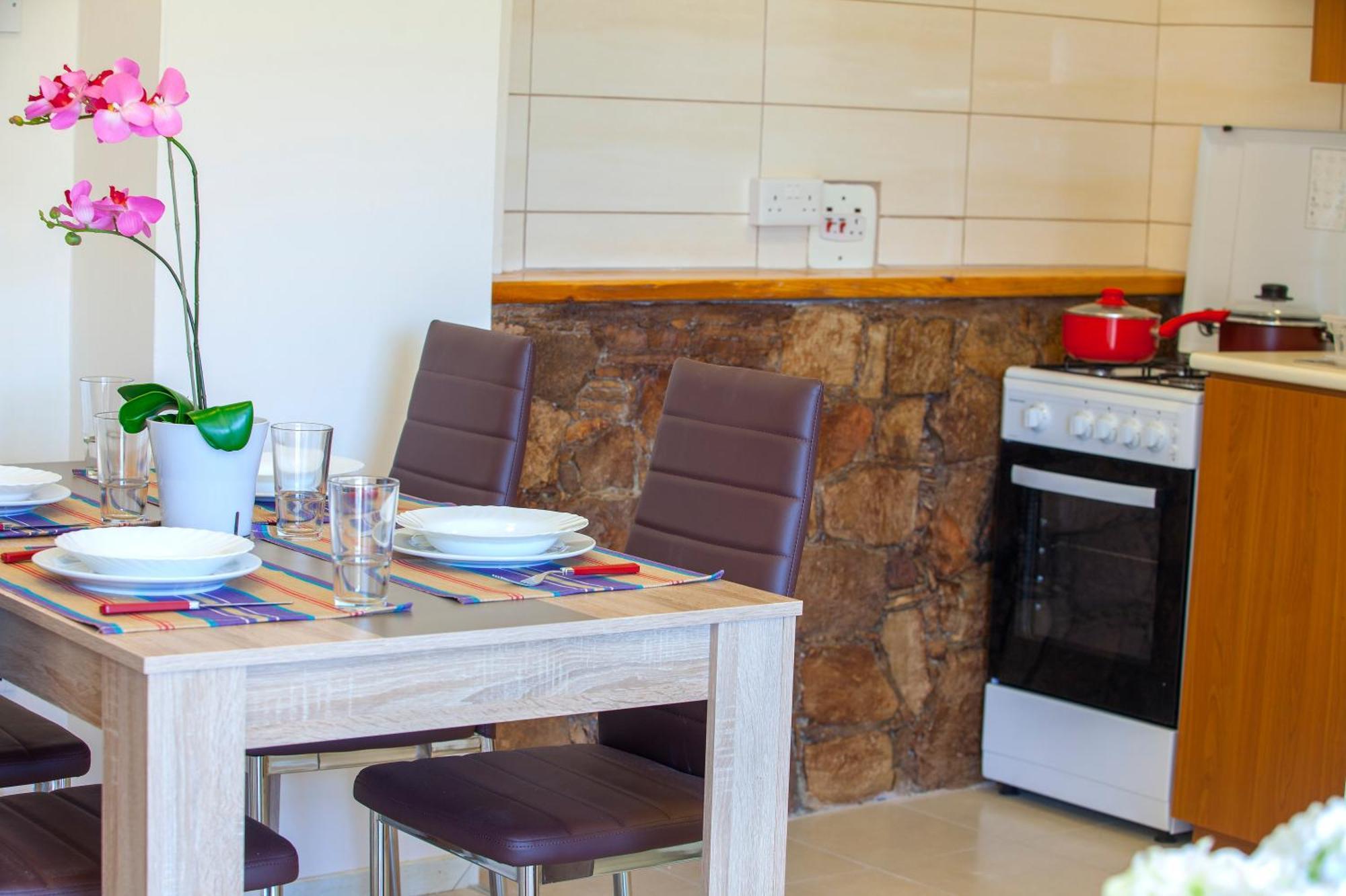 Castle Holiday Apartments 레메소스 외부 사진
